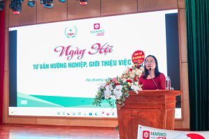 Dược sĩ CKII Nguyễn Thị Thanh Nhài - Phó Hiệu trưởng nhà trường phát biểu